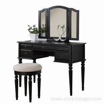 Bedroom Dresser, Made of Wood and Fabric Materials